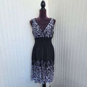 Jon & Anna Black White Dress Stretch Floral Halter Sleveless Knee Length Sz S